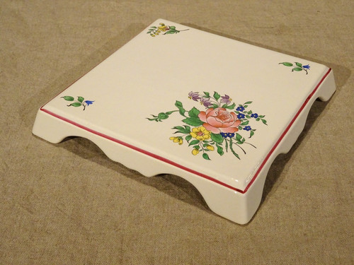 Dessous plat faïence - dessous,