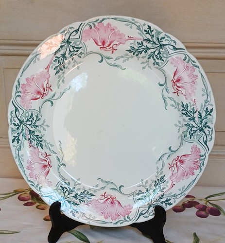 Ancien plat art - ancien, nouveau